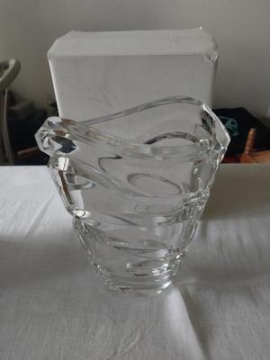 Heavy Glass Lennex Vase and Heritage Mint Timepiece