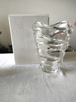 Heavy Glass Lennex Vase and Heritage Mint Timepiece