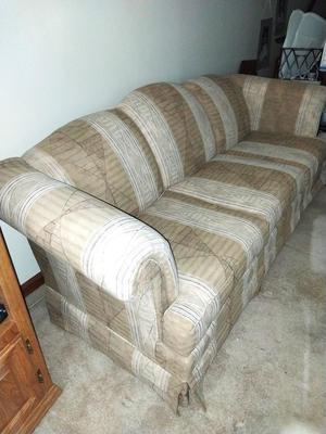 Broy Hill Sofa