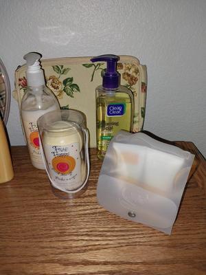 Ladies Manicure Kit-Lotions-Soaps-Cosmetic Bags
