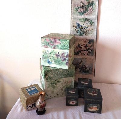 Gift Boxes-Asian Vase-Wall Hanging