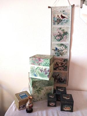 Gift Boxes-Asian Vase-Wall Hanging