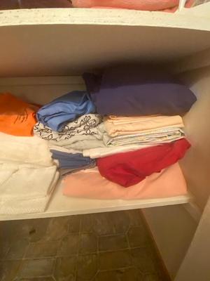 FULL SIZE SHEETS & TOWELS