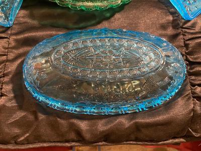 A VARIETY OF PRETTY TIARA GLASS
