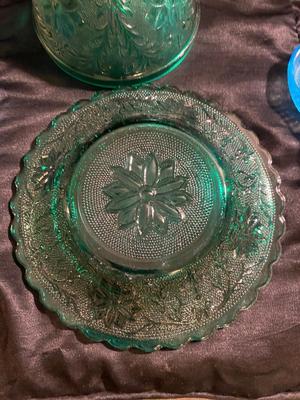 A VARIETY OF PRETTY TIARA GLASS