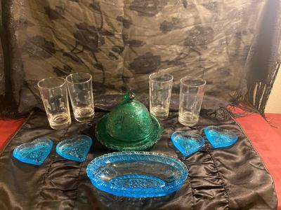 A VARIETY OF PRETTY TIARA GLASS