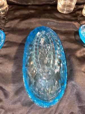 A VARIETY OF PRETTY TIARA GLASS