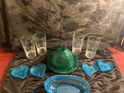 A VARIETY OF PRETTY TIARA GLASS