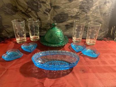 A VARIETY OF PRETTY TIARA GLASS