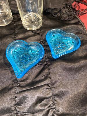 A VARIETY OF PRETTY TIARA GLASS