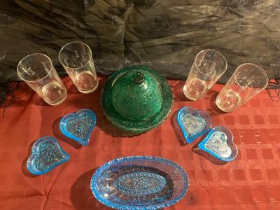 A VARIETY OF PRETTY TIARA GLASS