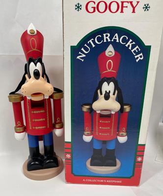 Vintage Disney Wood Goofy Nutcracker #H1216 15” Tall Kurt Adler 94