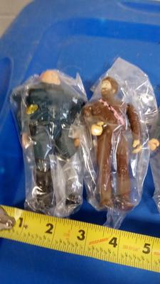 LOT 36 FOUR VINTAGE DUNE FIGURES