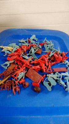 LOT 38 MARX REVOLUTIONARY PLAYSET