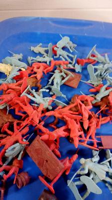 LOT 38 MARX REVOLUTIONARY PLAYSET