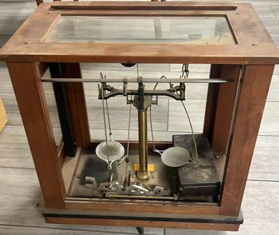 Vintage early 1900's Shaar and Company Balance Scale