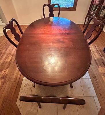 Dining Room Table and Chairs