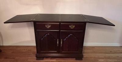 Buffet Cabinet with Extendable Top