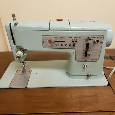 Singer Zig Zag Sewing Machine in Cabinet (BS-KD)