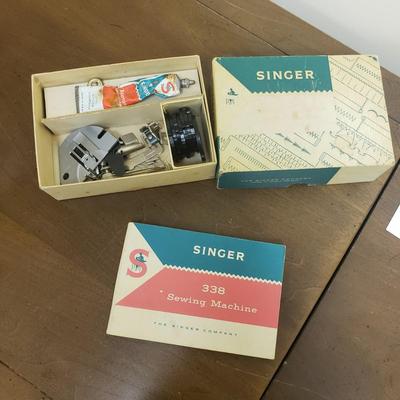 Singer Zig Zag Sewing Machine in Cabinet (BS-KD)