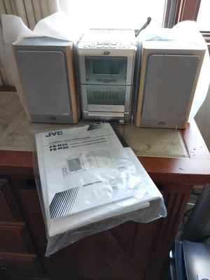 JVC Stereo with Detachable Speakers and Manual