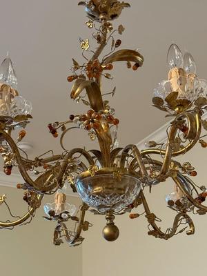 Stunning chandelier, retails for over $1000