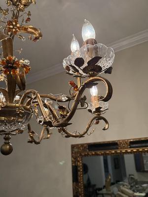 Stunning chandelier, retails for over $1000
