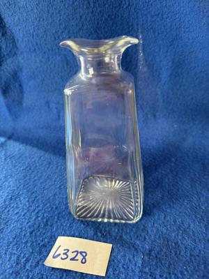 Clear art cruet