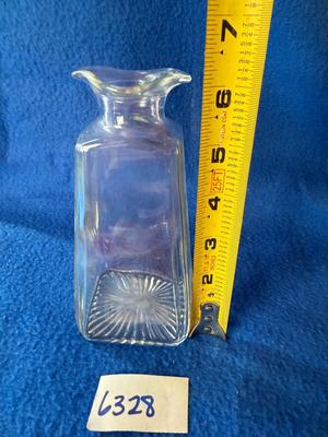 Clear art cruet