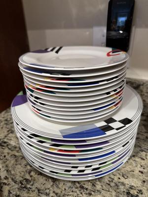 Mikasa Maxima plate set