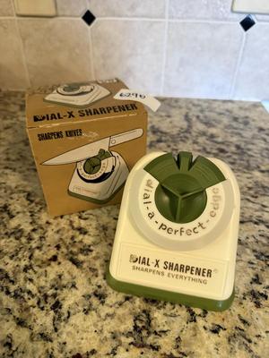 Knife sharpener