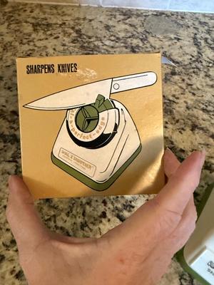 Knife sharpener