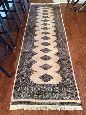 Beautiful runner in cream, black and hints of pink