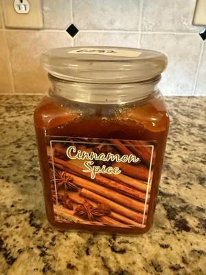Cinnamon candle
