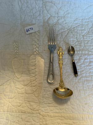 Asst of utensils