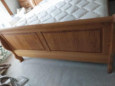 Very Nice Oak Queen Bed and Pillow top Mattress