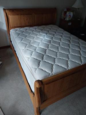 Very Nice Oak Queen Bed and Pillow top Mattress