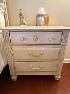 Excellent find: Gorgeous Domain cream bedroom set