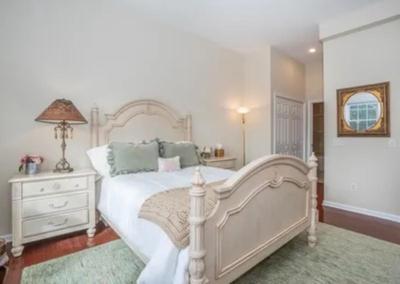 Excellent find: Gorgeous Domain cream bedroom set