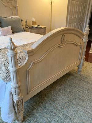 Excellent find: Gorgeous Domain cream bedroom set