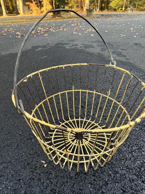 Vintage Metal Oyster/Clam/Egg Basket