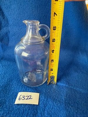 Syrup pitcher with handle