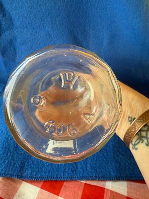 Syrup pitcher with handle
