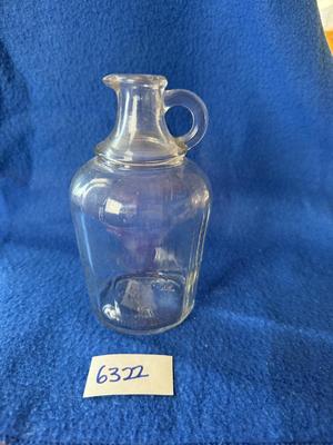 Syrup pitcher with handle