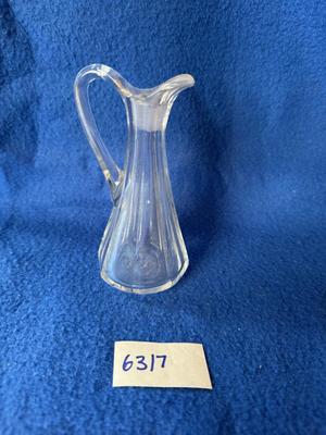 Glass cruet