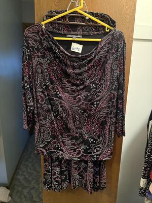Briggs New York shirt & long skirt