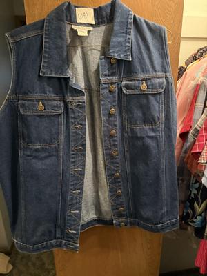 Hunters Run Medium denim vest
