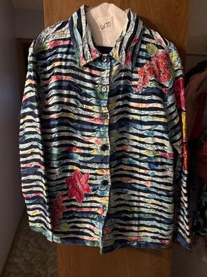 Keren Hart size 1x button up