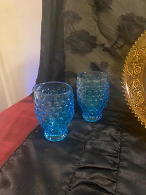 VINTAGE INDIANA TIARA GLASS PLATTER AND BLUE HOBNAIL GOBLETS