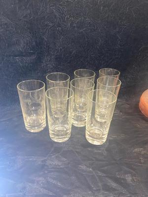 8 PINK DEPRESSION PLATES ETCHED WITH GRAPES AND 8 CLEAR ETCHED GLASSES
